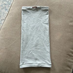 Lululemon neck warmer